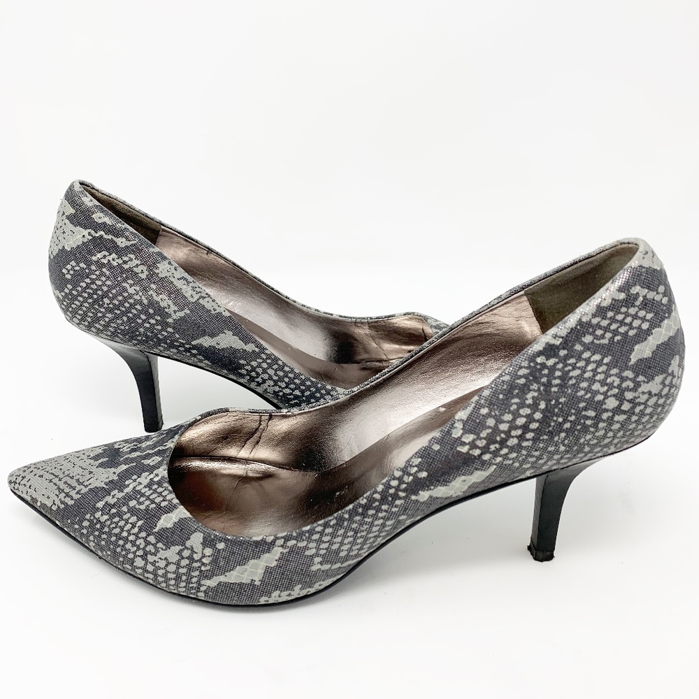 Jessica Simpson Grey Snake Pointed Toe Heels